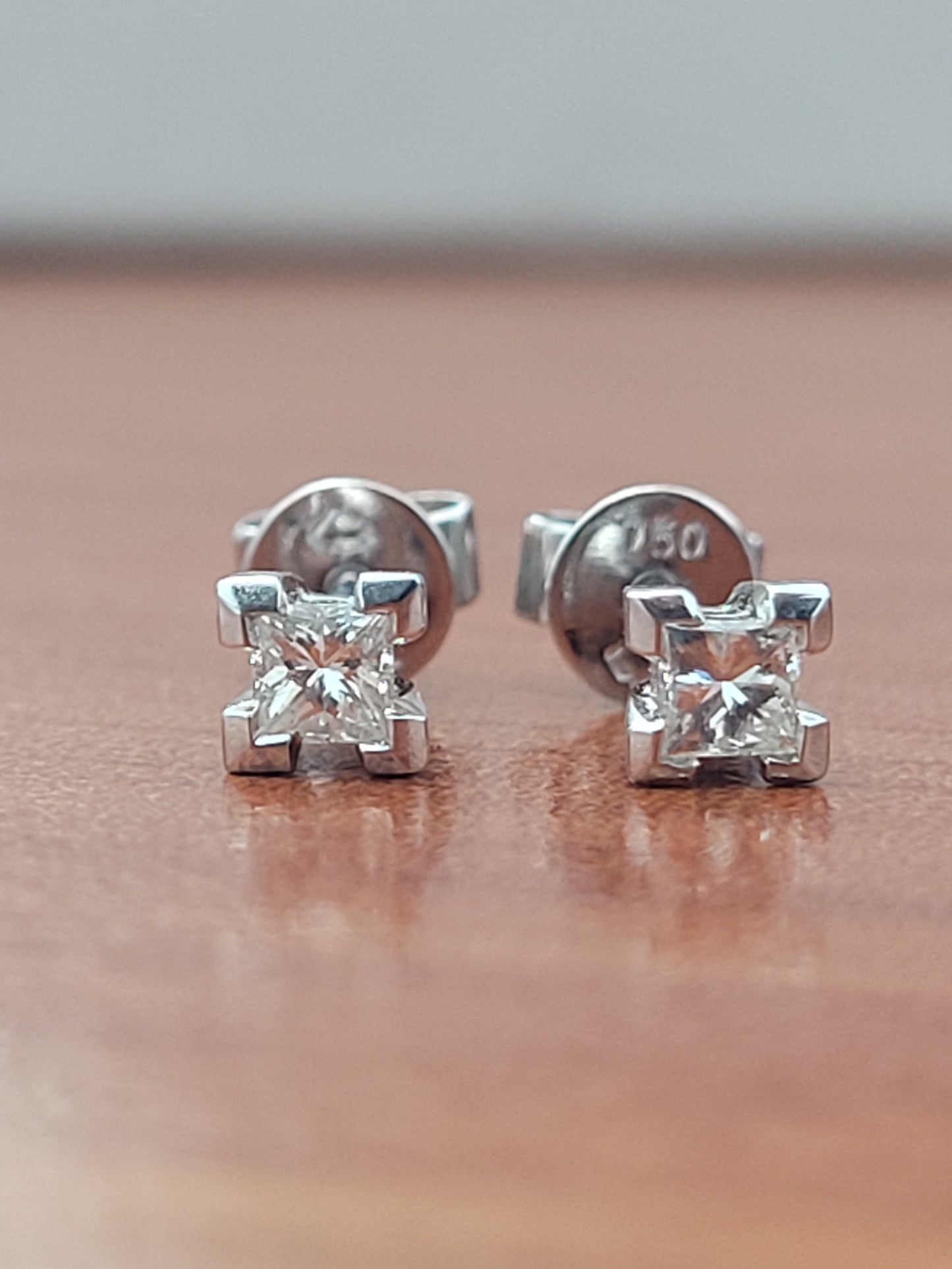 18ct Natural Diamond Princess Studs