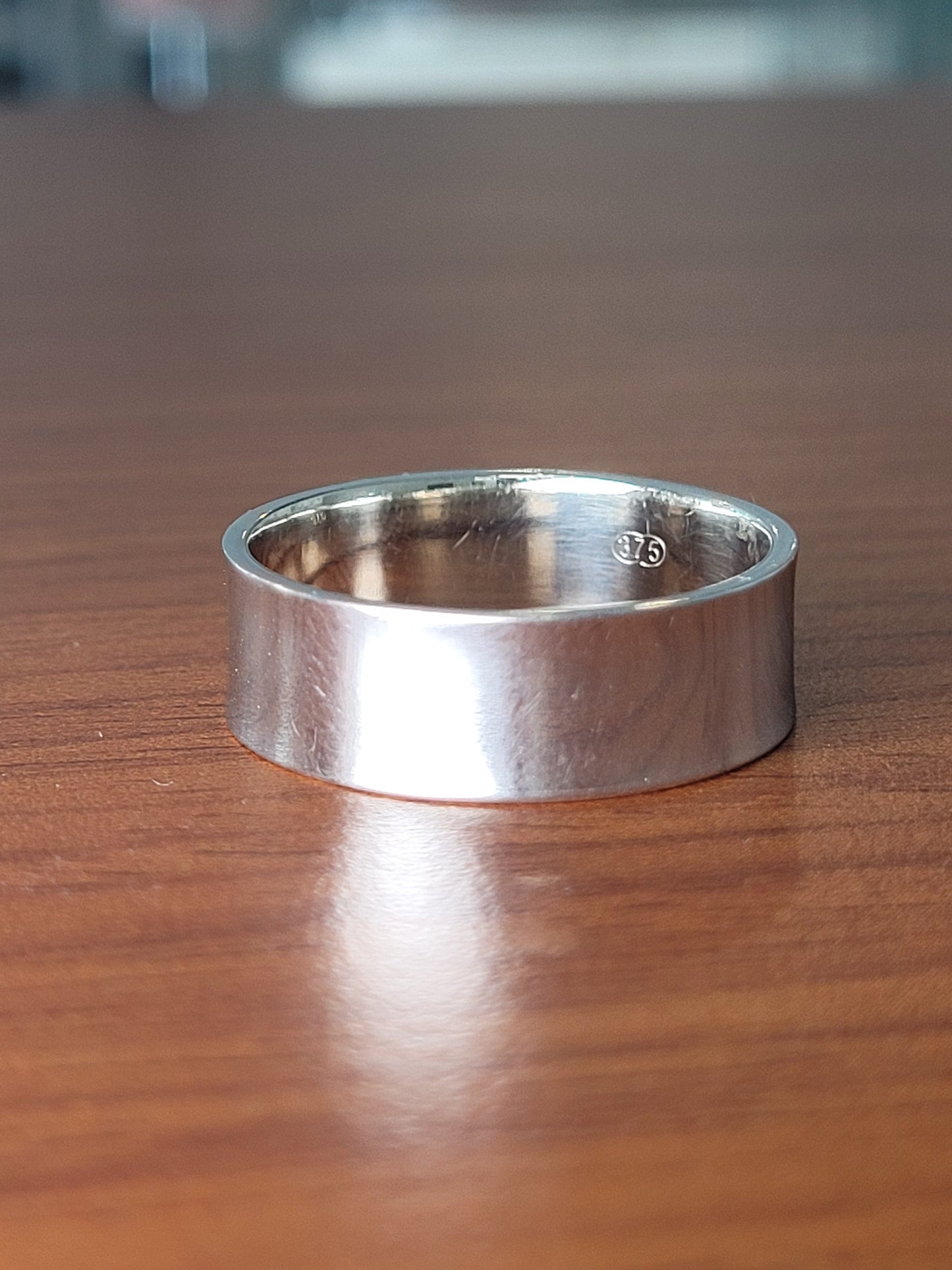 9ct White Gold Concave Ring