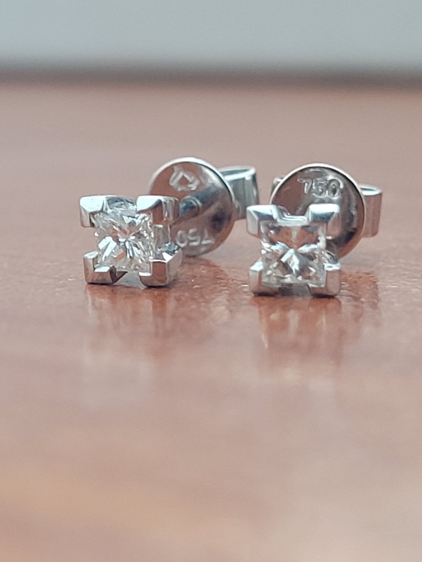 18ct Natural Diamond Princess Studs