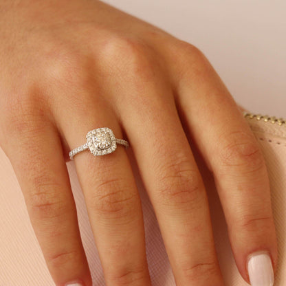 Cluster Ring with 0.50ct Diamond in 9K White Gold